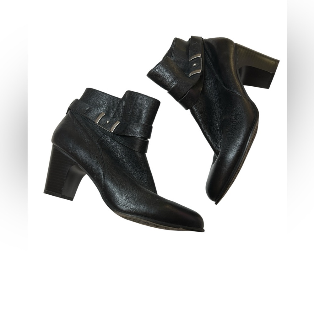 Vintage Giani Bernini Black Leather Boots with Buckle Details — Size 10M